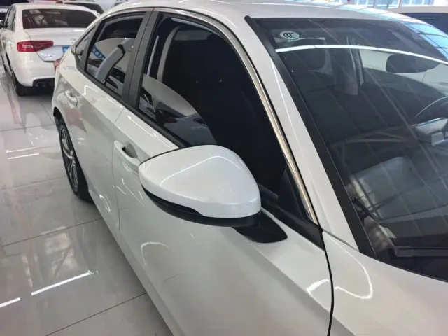 Honda Civic — Фото автомобиля 3