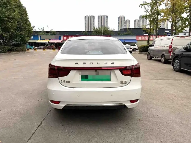 Dongfeng Fengshen E70 — Фото автомобиля 8