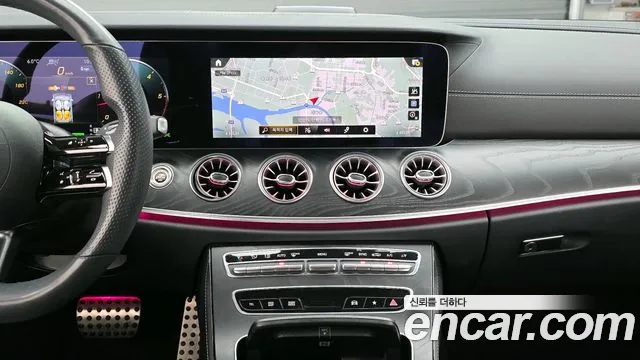 Mercedes-Benz E-Class — Фото автомобиля 18