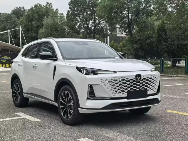 Changan CS55PLUS PHEV — Фото автомобиля 3
