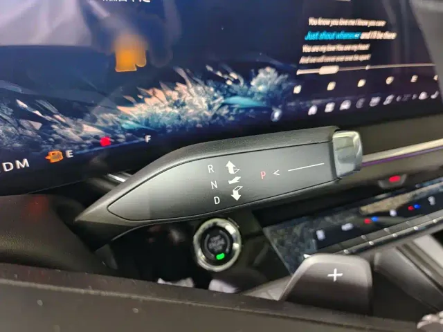 Buick Envision Plus — Фото автомобиля 5