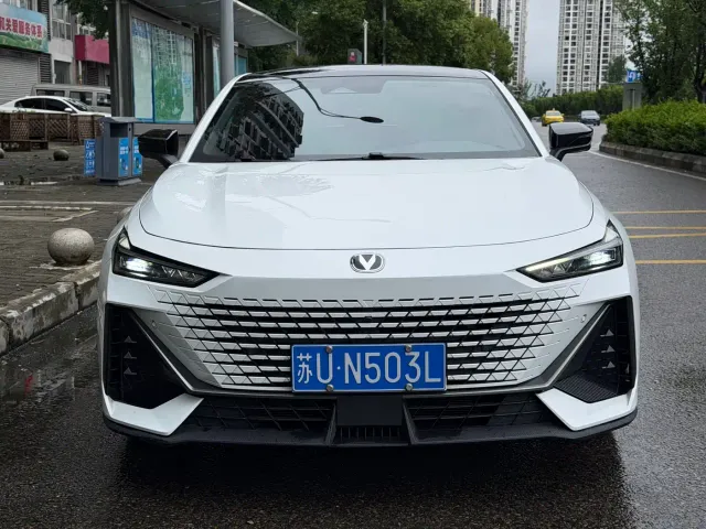 Changan UNI-V — Фото автомобиля 6