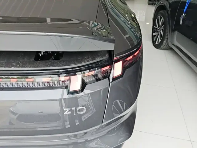 Lynk & Co Z10 — Фото автомобиля 23