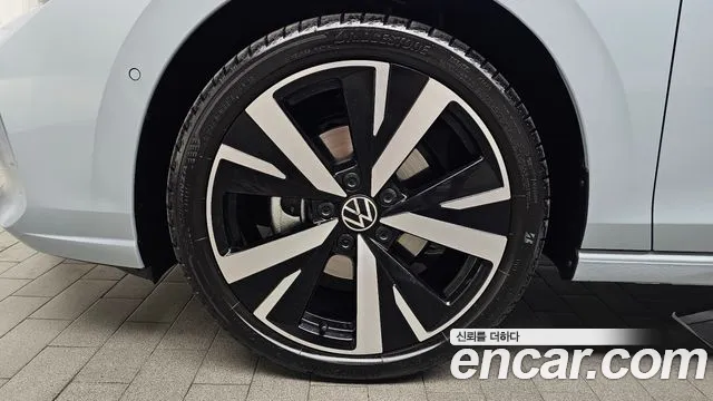 Volkswagen Golf Golf 8 поколение 2.0 TDI Prestige — Фото автомобиля 4