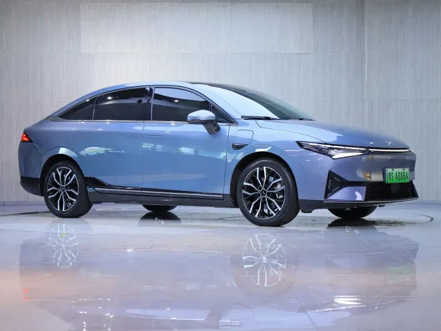 Xpeng P5 — Фото автомобиля 3