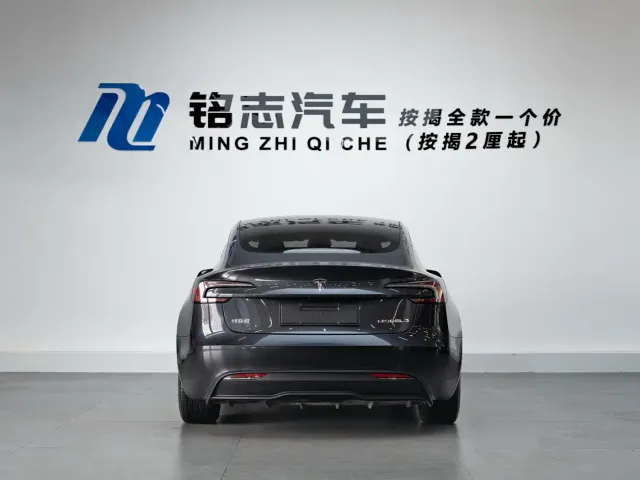 Tesla Model 3 — Фото автомобиля 5