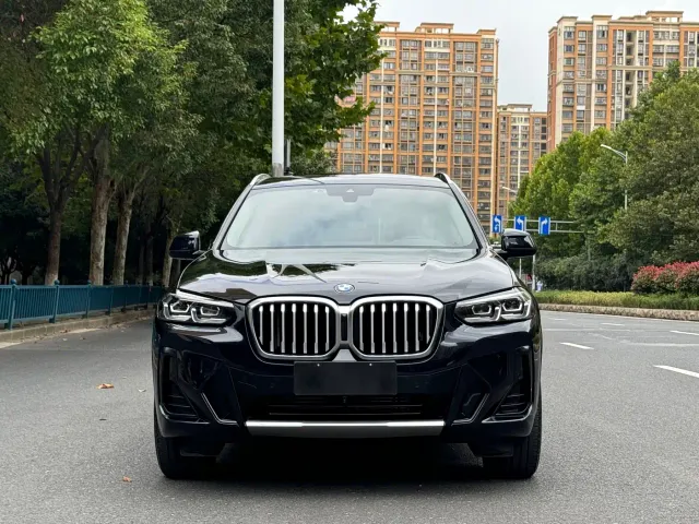 Фотография автомобиля — BMW X3