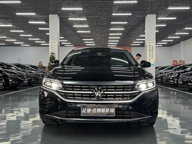 Volkswagen Passat — Фото автомобиля 2