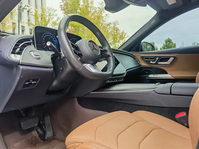 Mercedes-Benz E-Class — Фото автомобиля 8