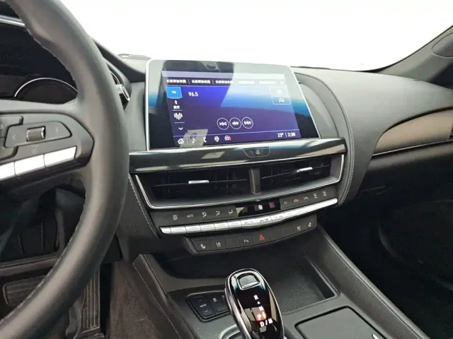Cadillac CT5 — Фото автомобиля 10