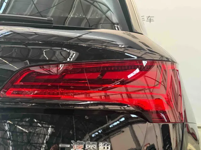 Audi Q5L — Фото автомобиля 11