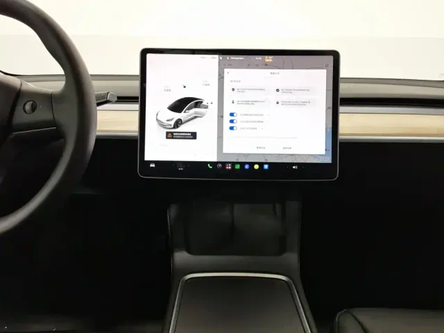 Tesla Model 3 — Фото автомобиля 12