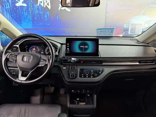 Honda Elysion — Фото автомобиля 8