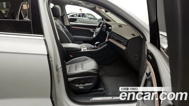Volkswagen Touareg Touareg 3 поколение 3.0 TDI Prestige — Фото автомобиля 11