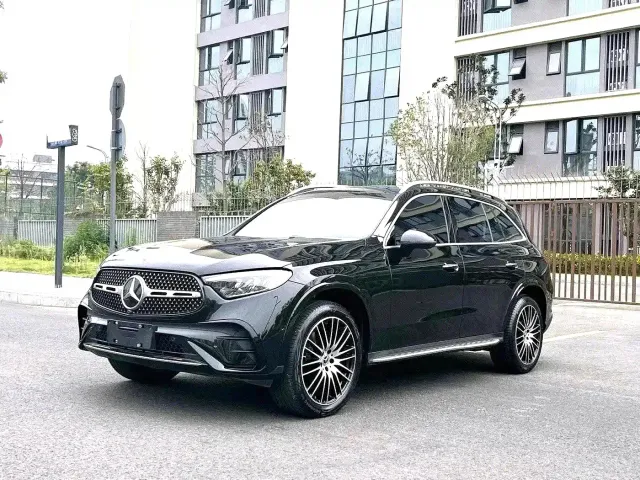 Фотография автомобиля — Mercedes-Benz GLC-Class