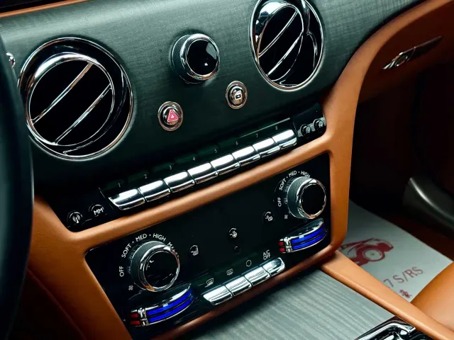 Rolls-Royce Ghost — Фото автомобиля 14