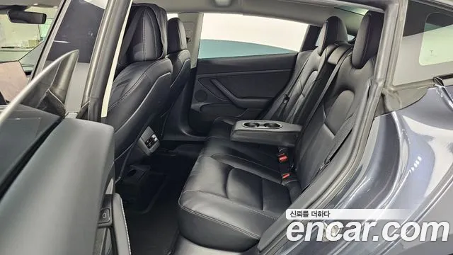 Tesla Model 3 — Фото автомобиля 18