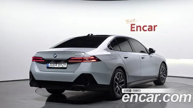 BMW 5-Series — Фото автомобиля 2