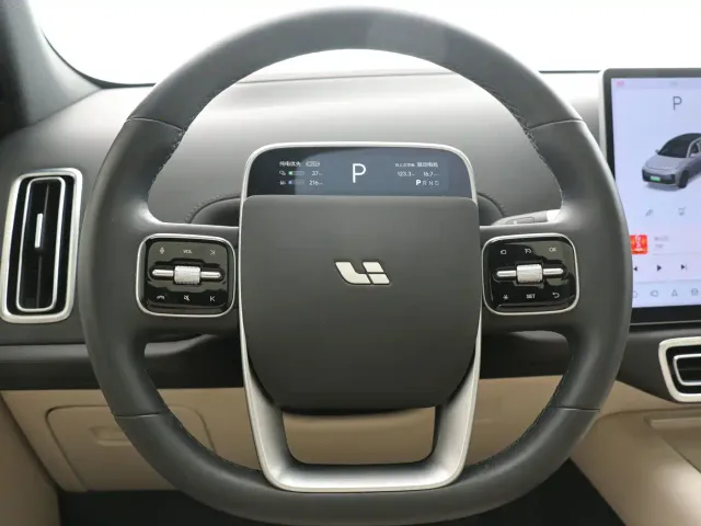 Li Auto L7 — Фото автомобиля 10