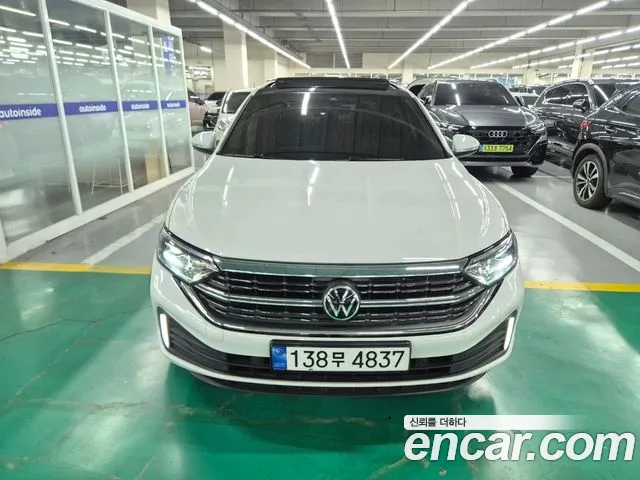 Фотография автомобиля — Volkswagen Jetta