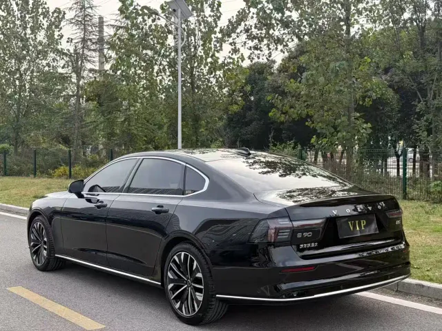 Volvo S90 — Фото автомобиля 7