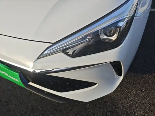 Roewe i5 — Фото автомобиля 23