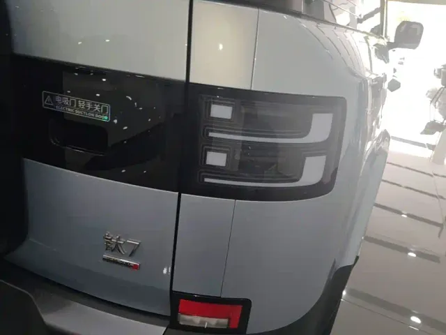 BYD FangChengBao Titanium 7 — Фото автомобиля 7