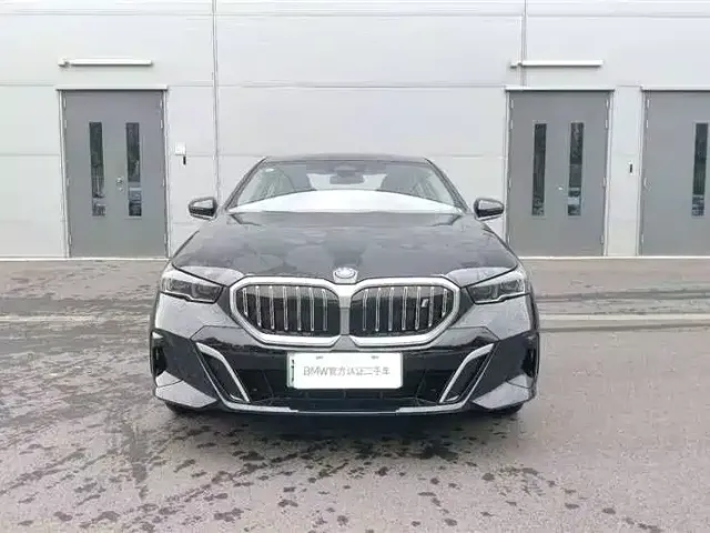 BMW i5 — Фото автомобиля 8