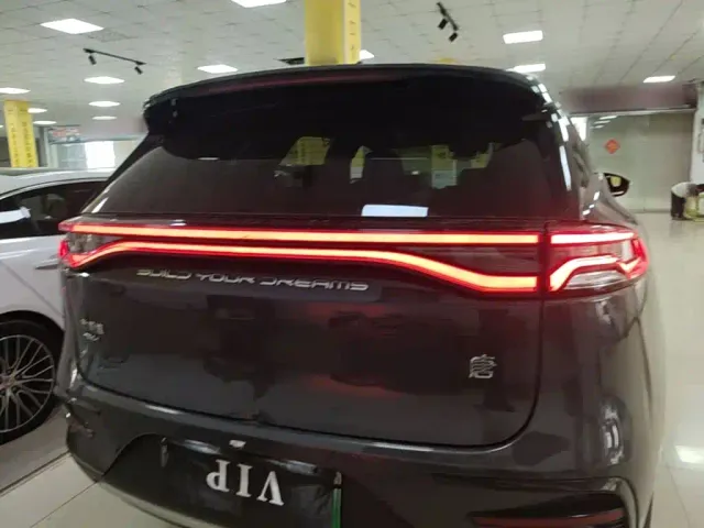 BYD Tang — Фото автомобиля 5