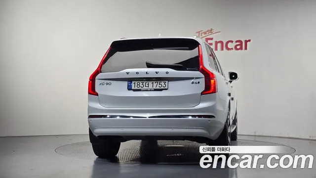 Вольво XC90 — Фото автомобиля 4