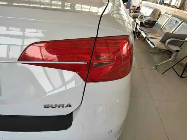 Volkswagen Bora — Фото автомобиля 7