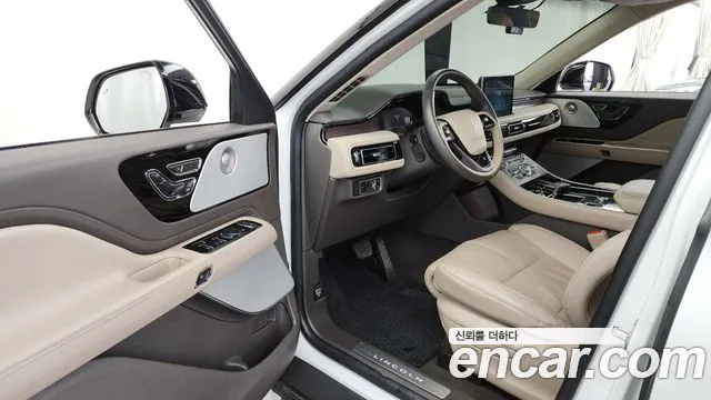 Lincoln Aviator Aviator 2 поколение — Фото автомобиля 10