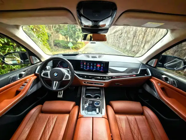 BMW BMW X7 M60i 2023 xDrive M60i — Фото автомобиля 15
