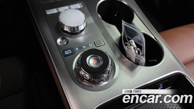 Genesis GV70 — Фото автомобиля 12