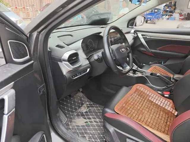 Geely Binyue — Фото автомобиля 12