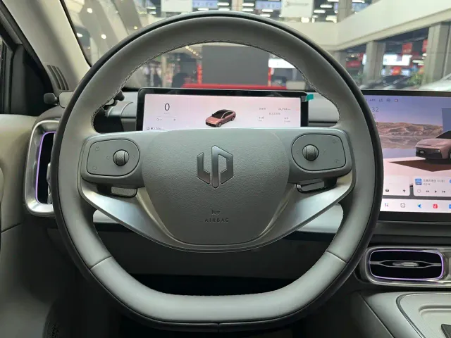 Leapmotor B01 — Фото автомобиля 18