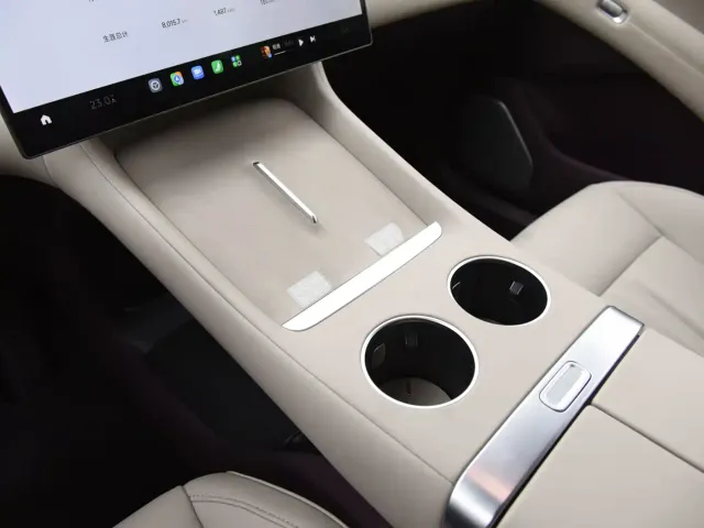 Xiaomi YU7 — Фото автомобиля 13