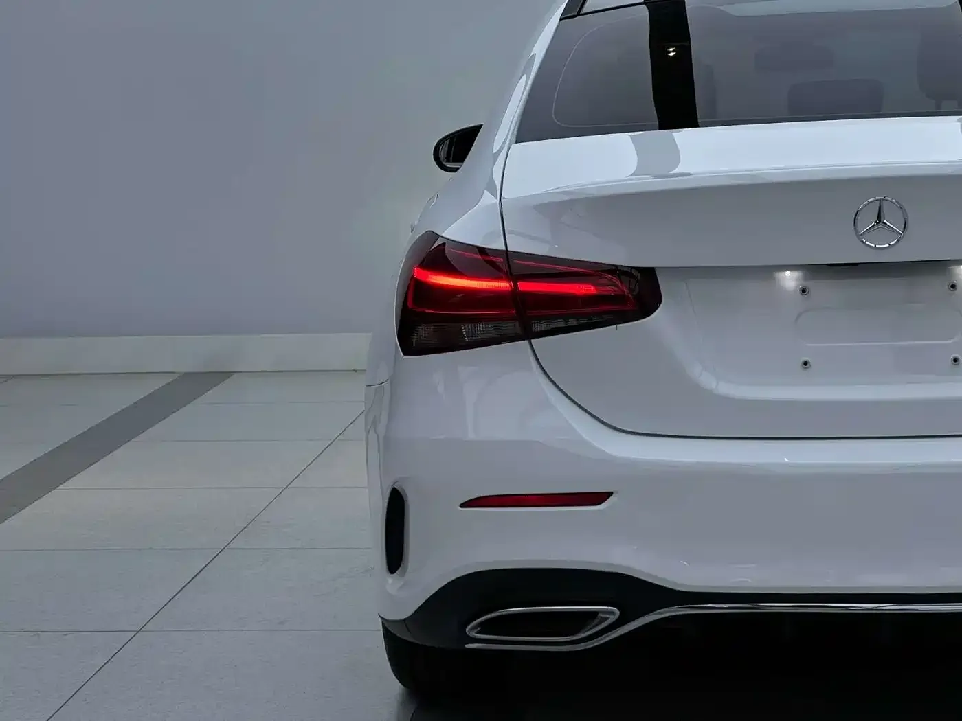 Mercedes-Benz Mercedes-Benz A-Class 2022 Facelift A 180 L Sport Sedan — Фото автомобиля 10