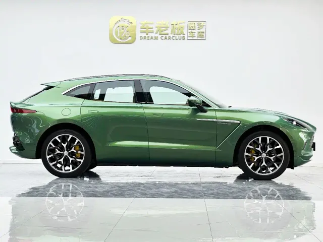 Aston Martin DBX — Фото автомобиля 7