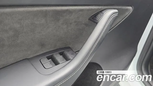 Tesla Model Y — Фото автомобиля 14