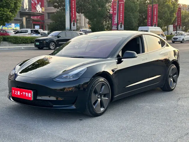 Фотография автомобиля — Tesla Model 3
