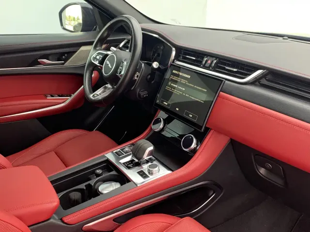 Jaguar F-Pace — Фото автомобиля 15