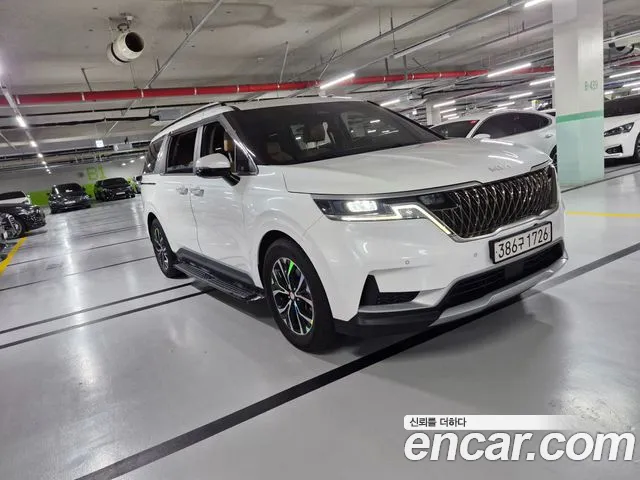 Kia Carnival Generation 4 — Фото автомобиля 3