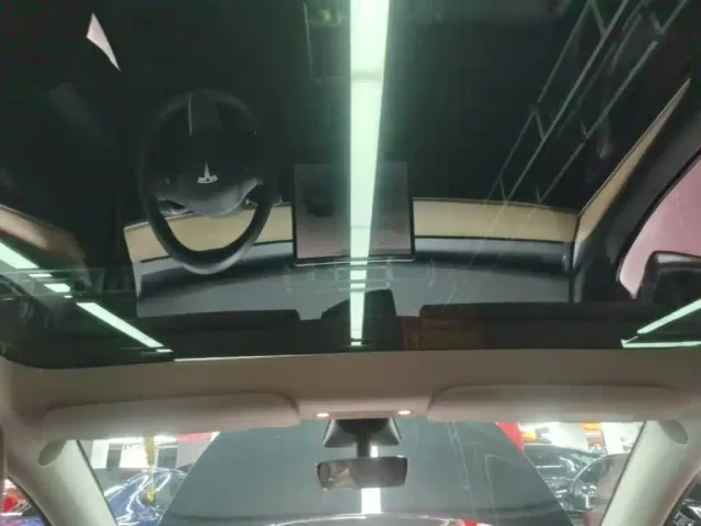 Tesla Model Y — Фото автомобиля 17