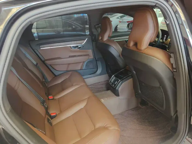 Volvo S90 — Фото автомобиля 13