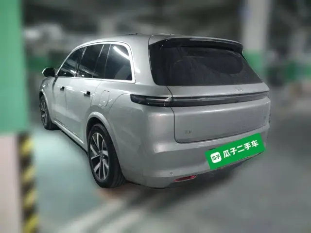 Li Auto L8 — Фото автомобиля 24
