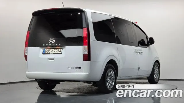 Фотография автомобиля — Hyundai Staria