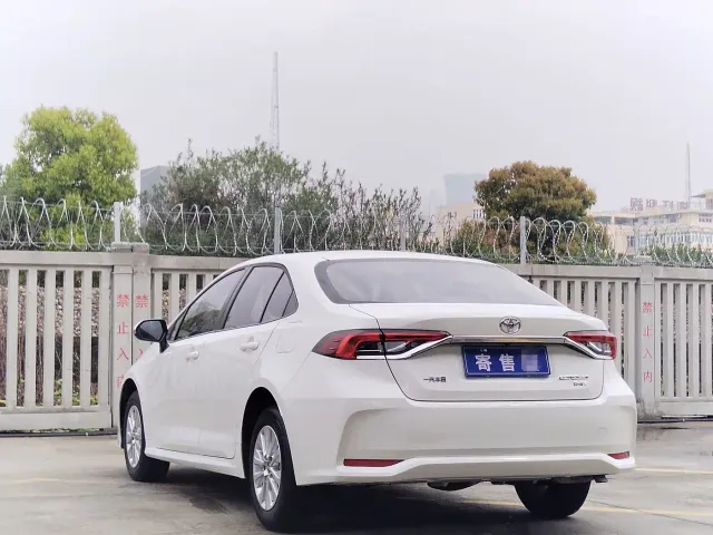 Toyota Corolla — Фото автомобиля 5