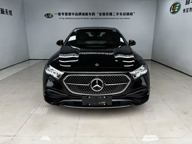 Mercedes-Benz E-Class — Фото автомобиля 2