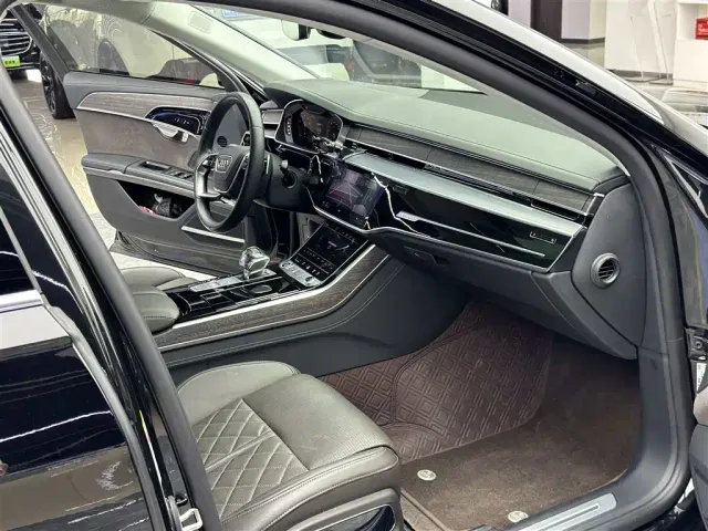 Audi A8 — Фото автомобиля 8